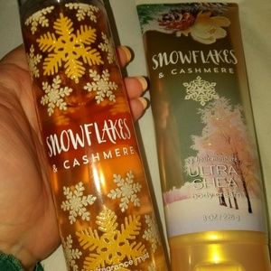 Full Size Snowflakes and Cashmere bath set